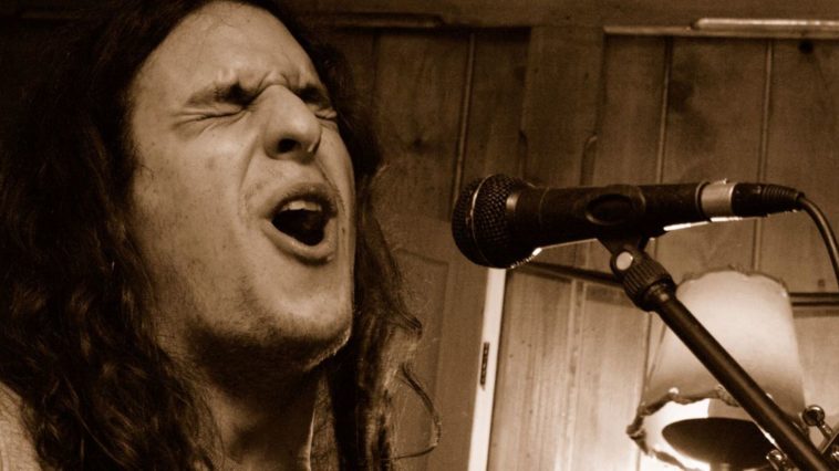 Se ci si sforza si resta senza voce.