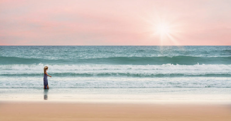 Onde dalla spiaggia.