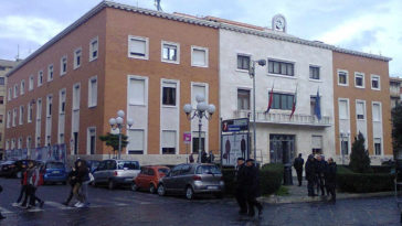 Palazzo comunale di Crotone, la cui sigla dei provincia è KR