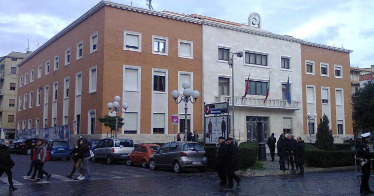 Palazzo comunale di Crotone, la cui sigla dei provincia è KR