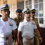 I marò Massimiliano Latorre e Salvatore Girone lasciano il carcere di Trivamdrum