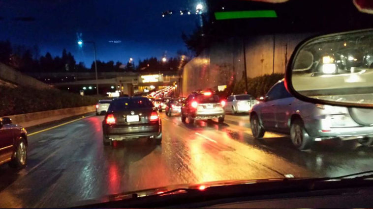 Automobili di sera, fari