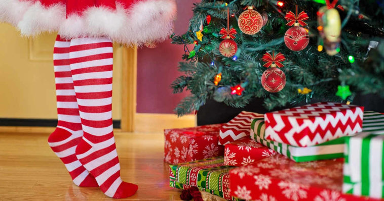 Albero di Natale con regali.