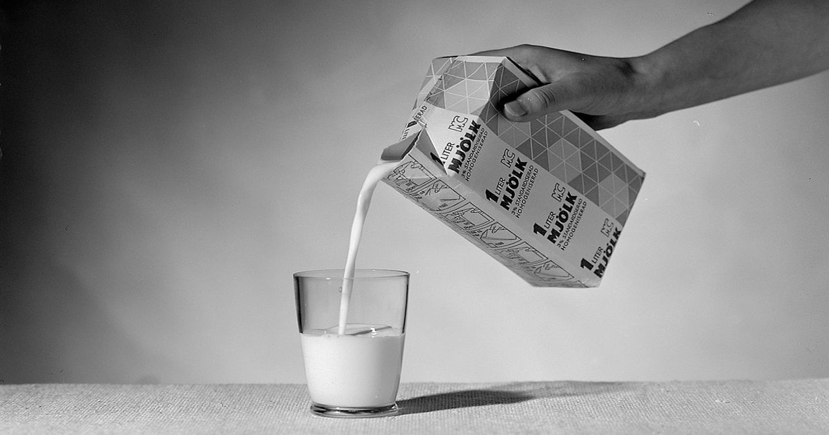 Versando il latte