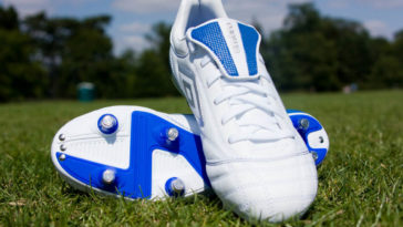 Scarpe da calcio con tacchetti