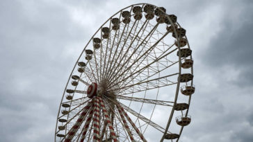 Una ruota panoramica