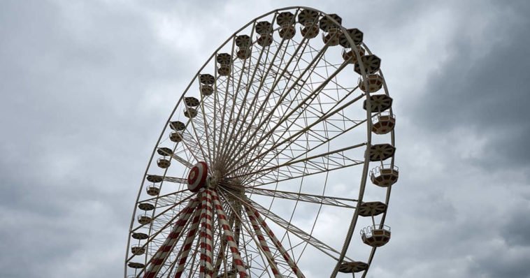 Una ruota panoramica