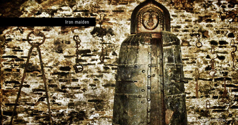 Una vergine di ferro, insieme ad altri strumenti di tortura