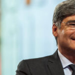 foto di Del Debbio mentre conduceva quinta colonna