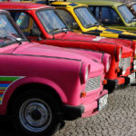 Auto colorate in colonna